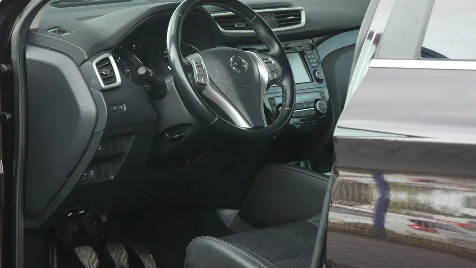 NISSAN Qashqai -