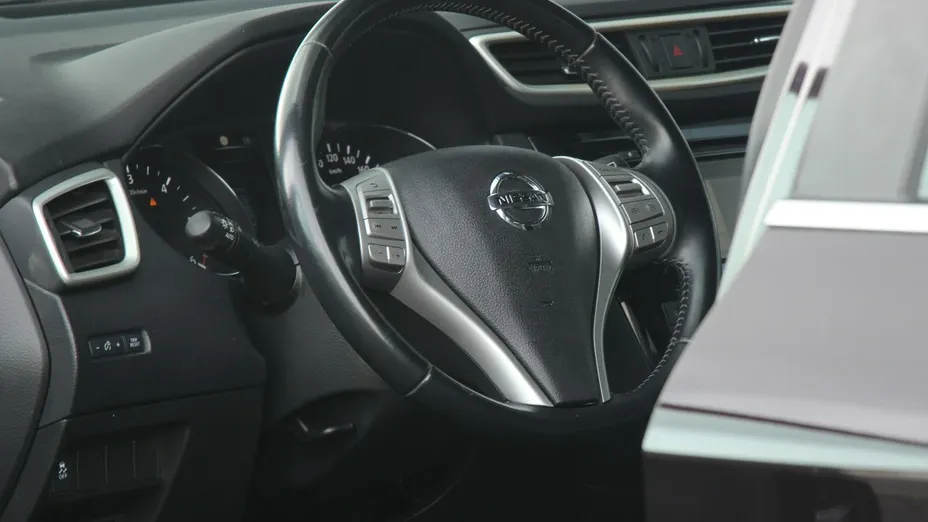 NISSAN Qashqai -