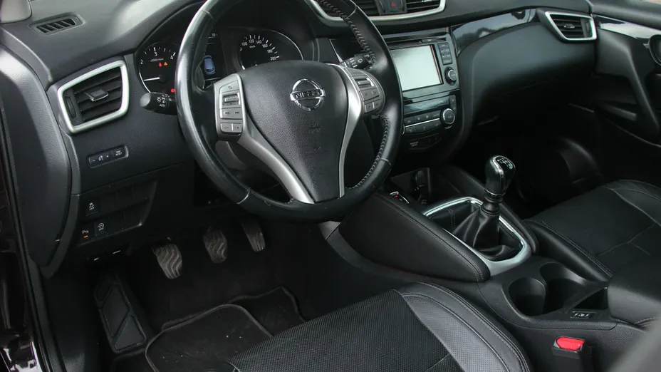 NISSAN Qashqai -