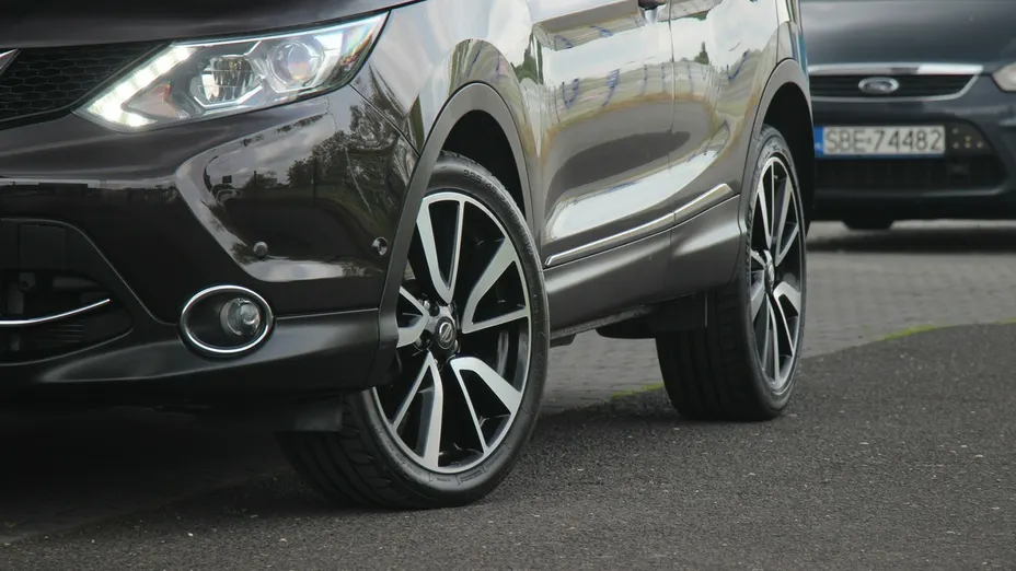 NISSAN Qashqai -