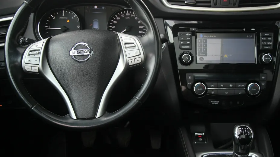NISSAN Qashqai -
