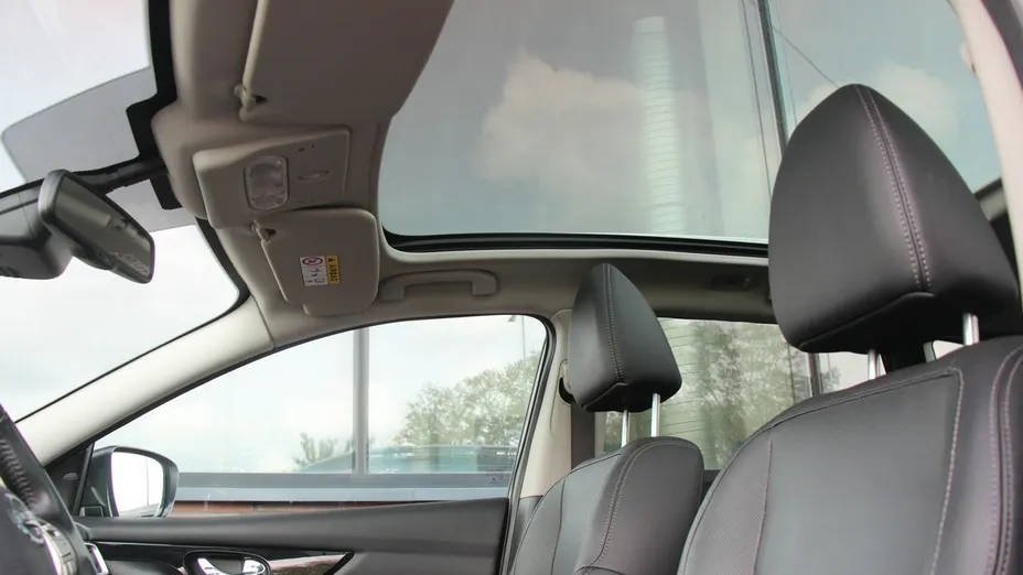 NISSAN Qashqai -