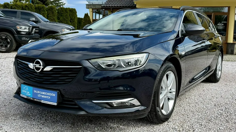 OPEL Insignia -