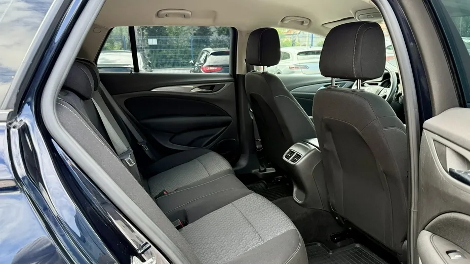 OPEL Insignia -