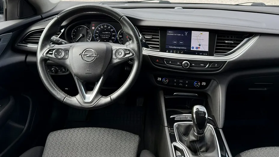 OPEL Insignia -