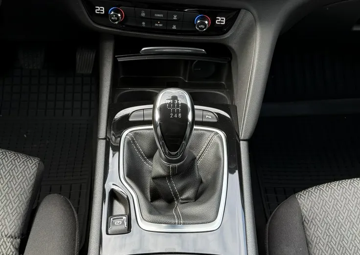OPEL Insignia -