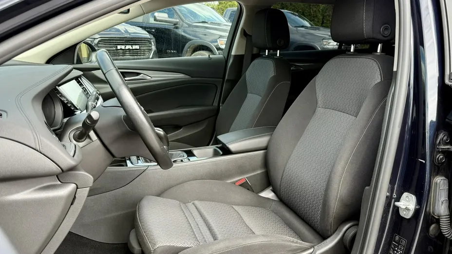 OPEL Insignia -