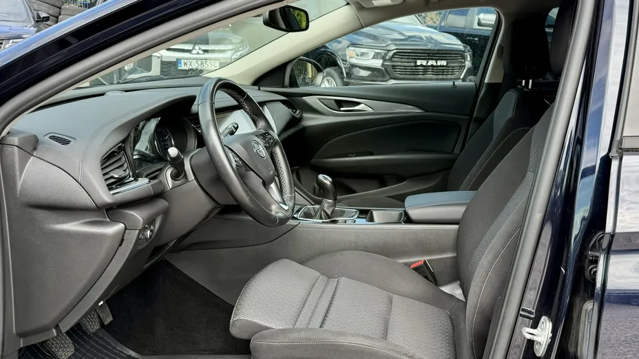 OPEL Insignia -