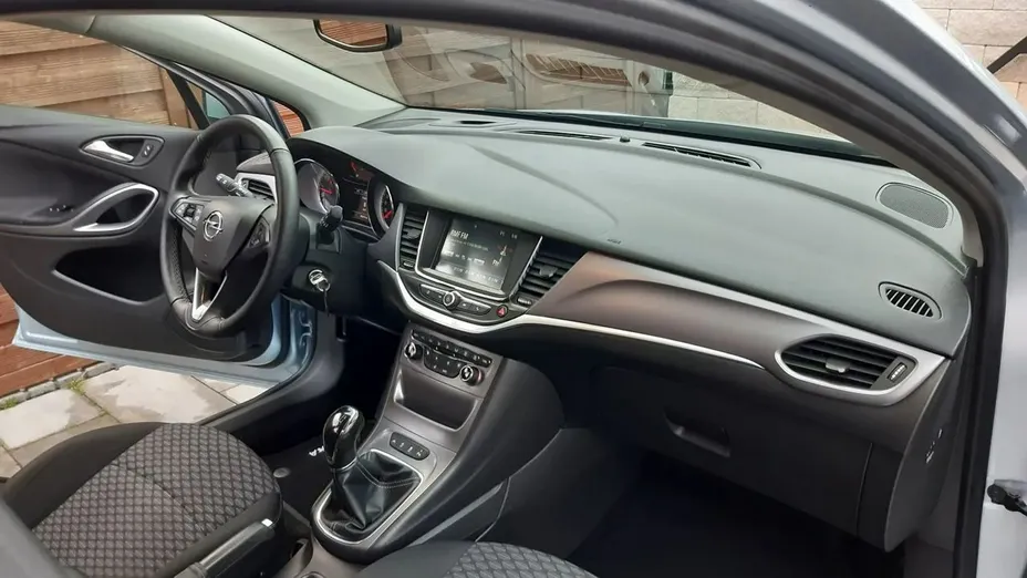 OPEL Astra -