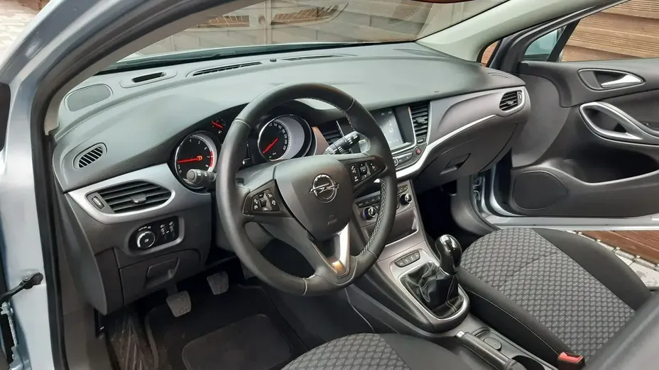 OPEL Astra -