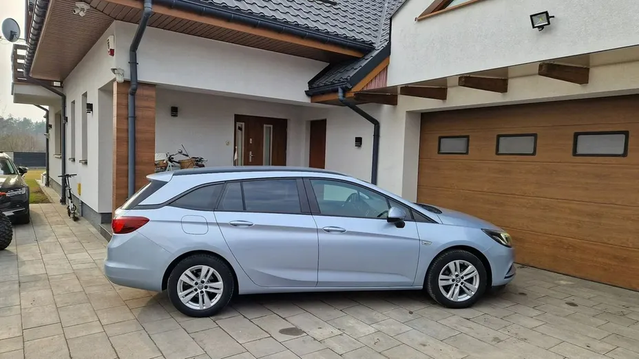 OPEL Astra -