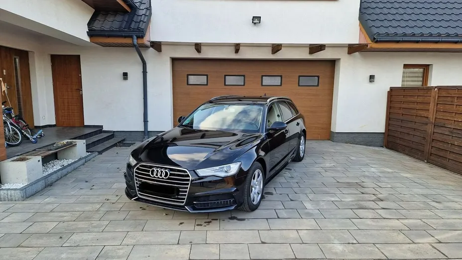 AUDI A6 -