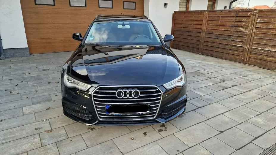 AUDI A6 -