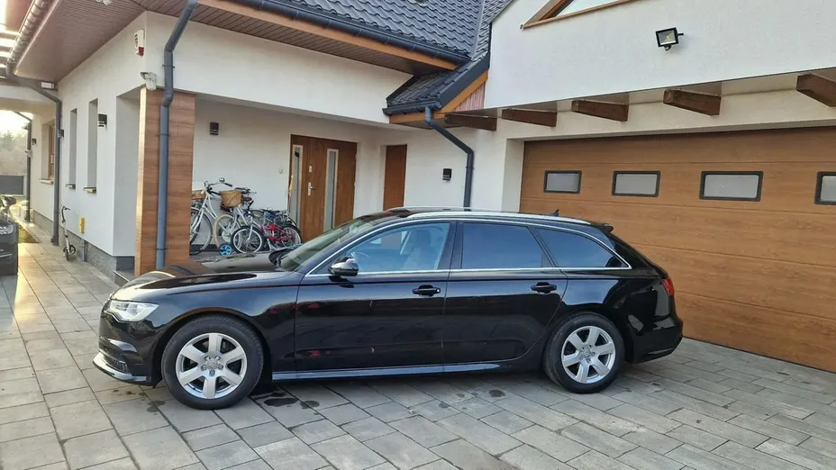 AUDI A6 -
