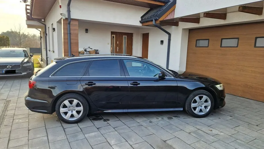 AUDI A6 -