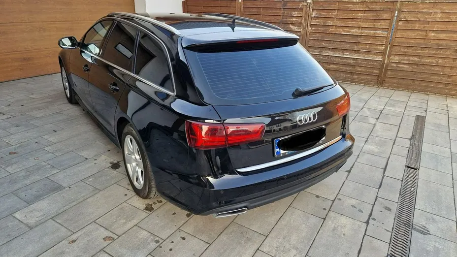 AUDI A6 -