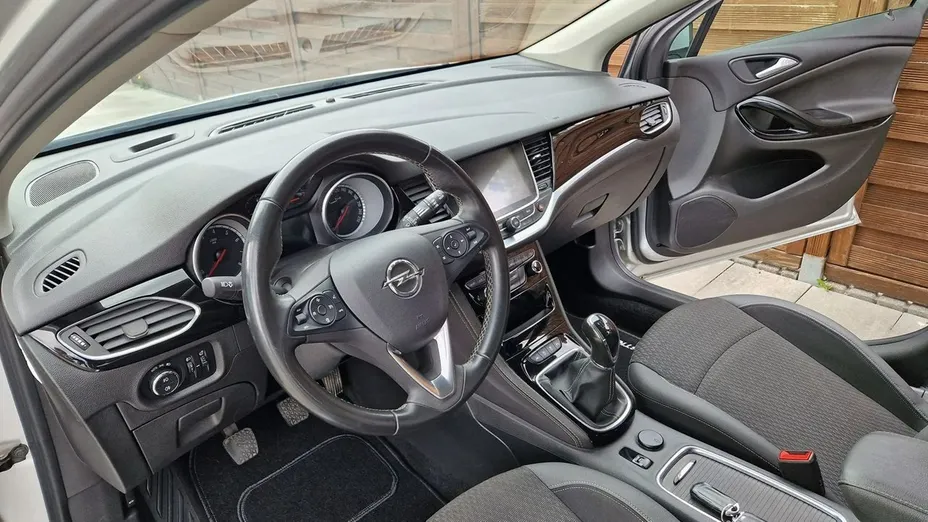 OPEL Astra -