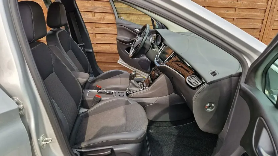 OPEL Astra -