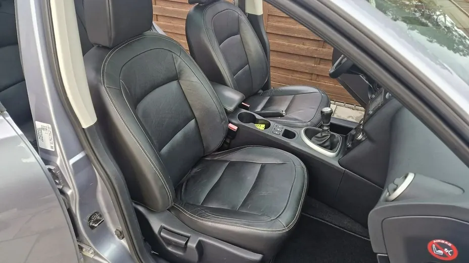 NISSAN Qashqai -