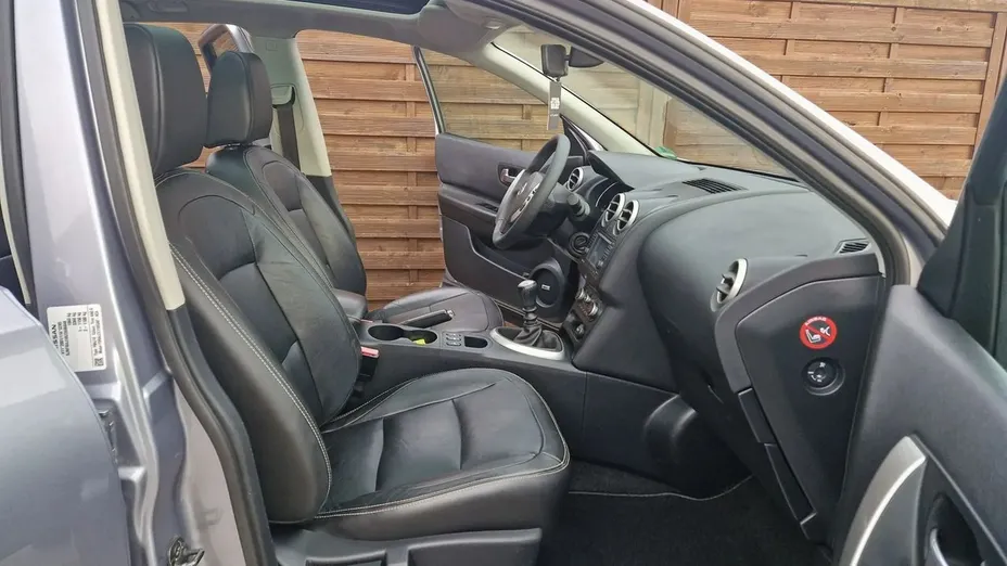 NISSAN Qashqai -