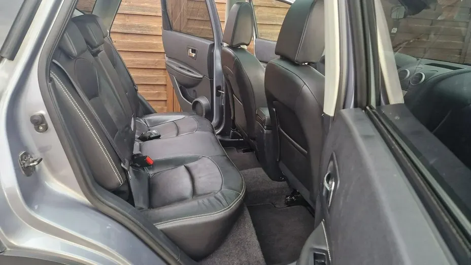 NISSAN Qashqai -