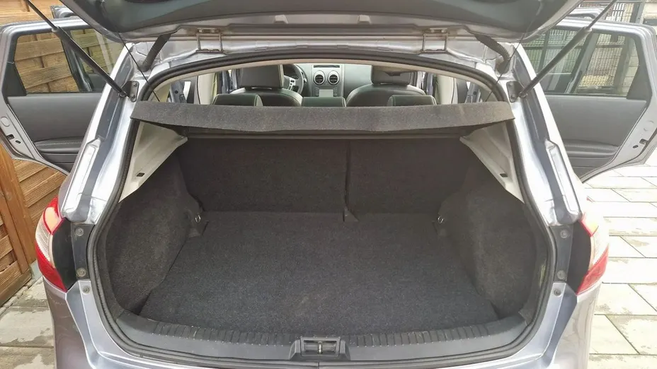 NISSAN Qashqai -