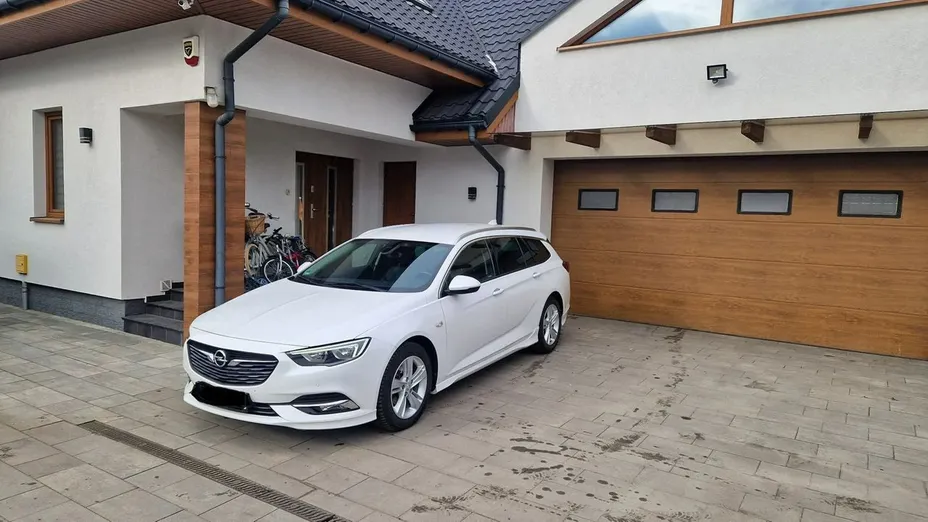 OPEL Insignia -