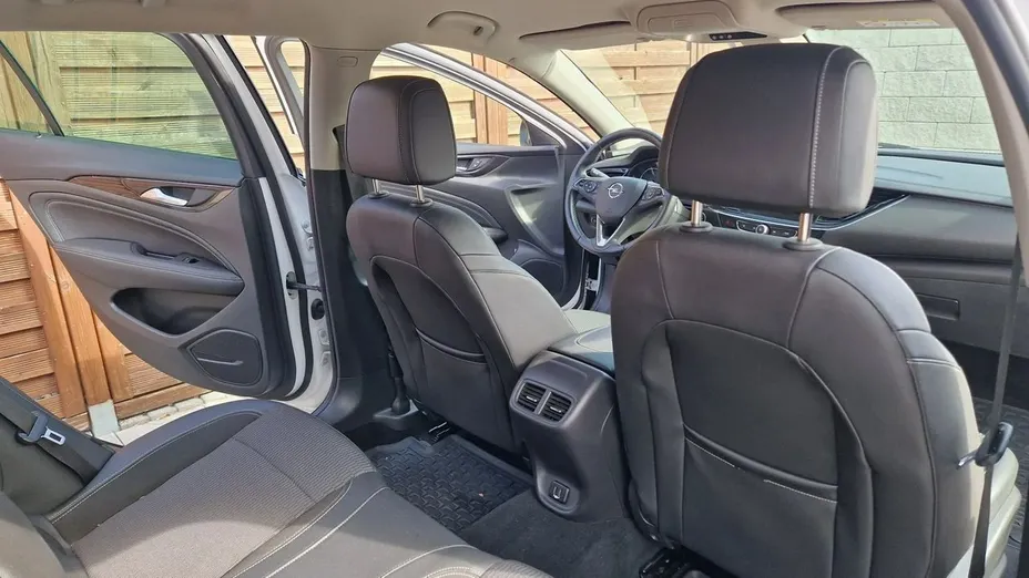 OPEL Insignia -