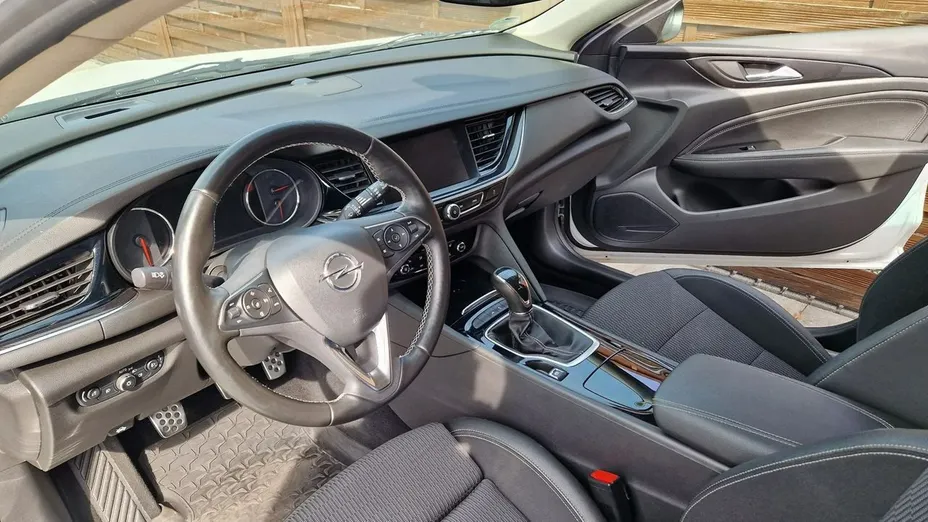 OPEL Insignia -