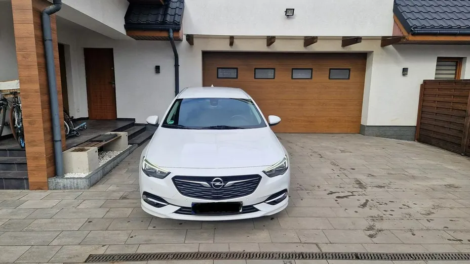 OPEL Insignia -