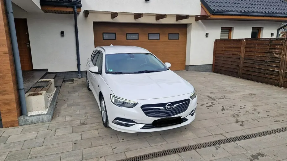 OPEL Insignia -