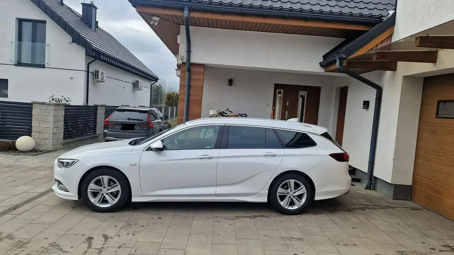 OPEL Insignia -