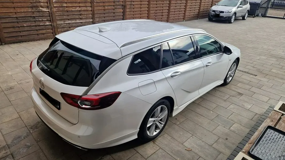 OPEL Insignia -