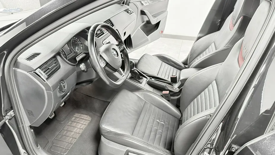 SKODA Octavia -