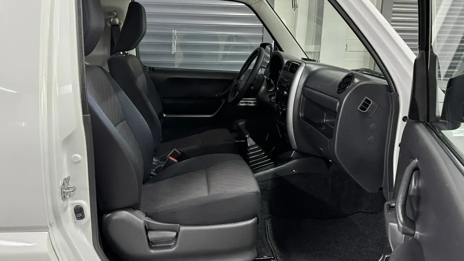 SUZUKI Jimny -