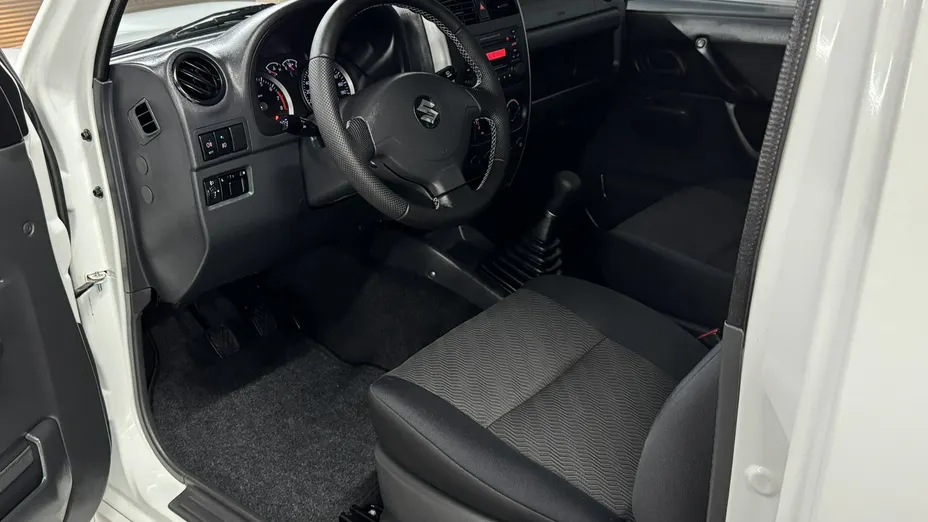 SUZUKI Jimny -