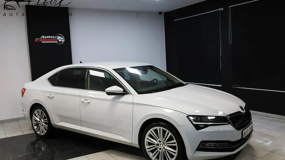 SKODA Superb -