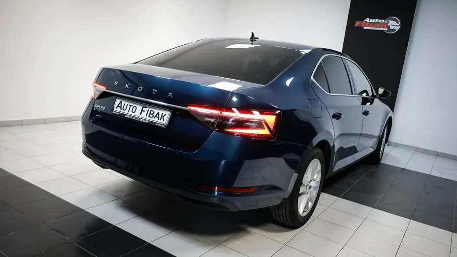 SKODA Superb -