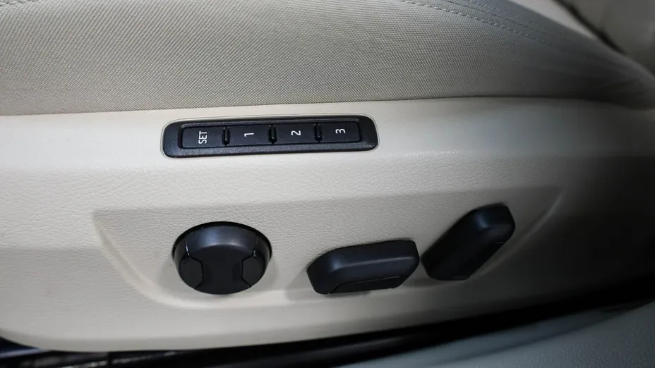 SKODA Superb -