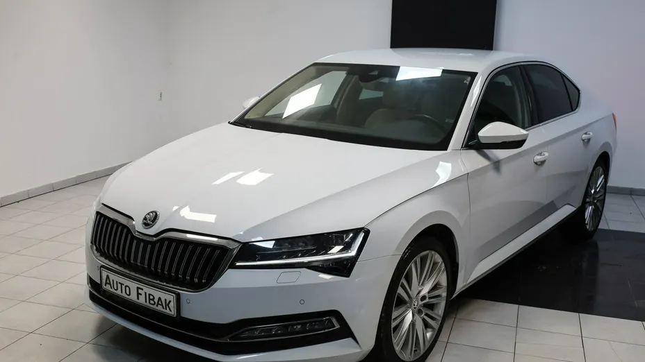 SKODA Superb -