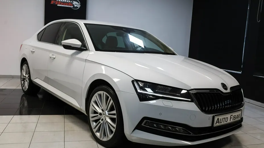 SKODA Superb -