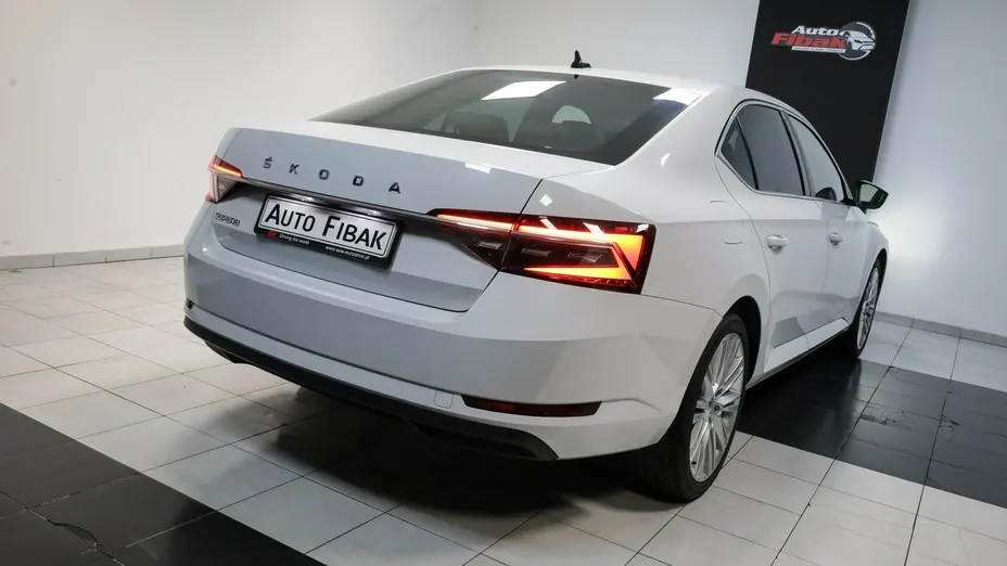 SKODA Superb -