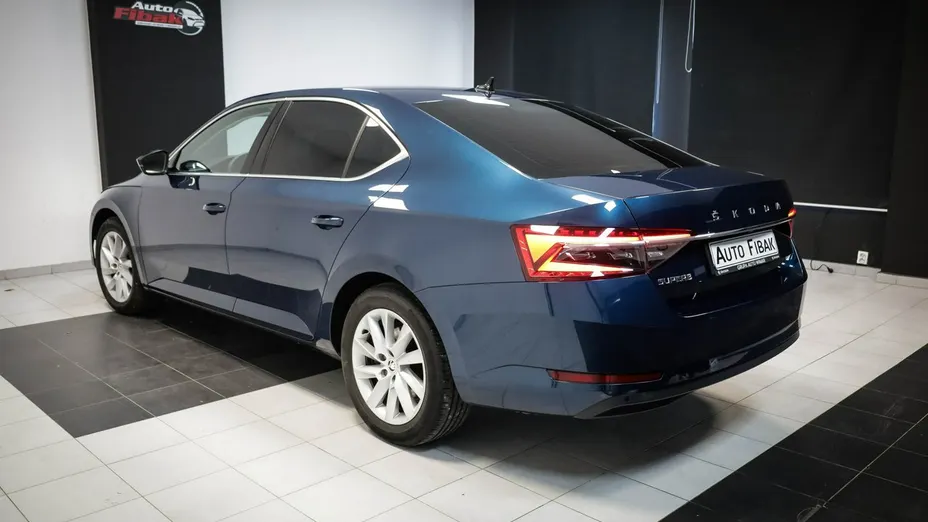 SKODA Superb -
