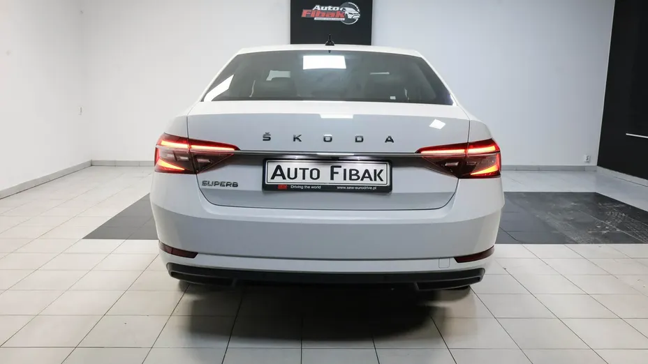 SKODA Superb -