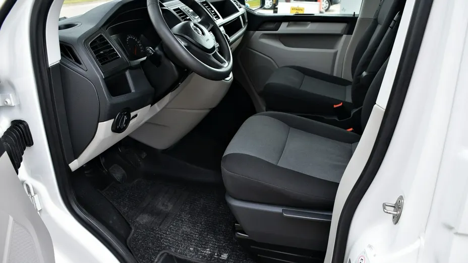 VOLKSWAGEN Transporter -