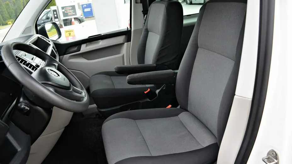 VOLKSWAGEN Transporter -
