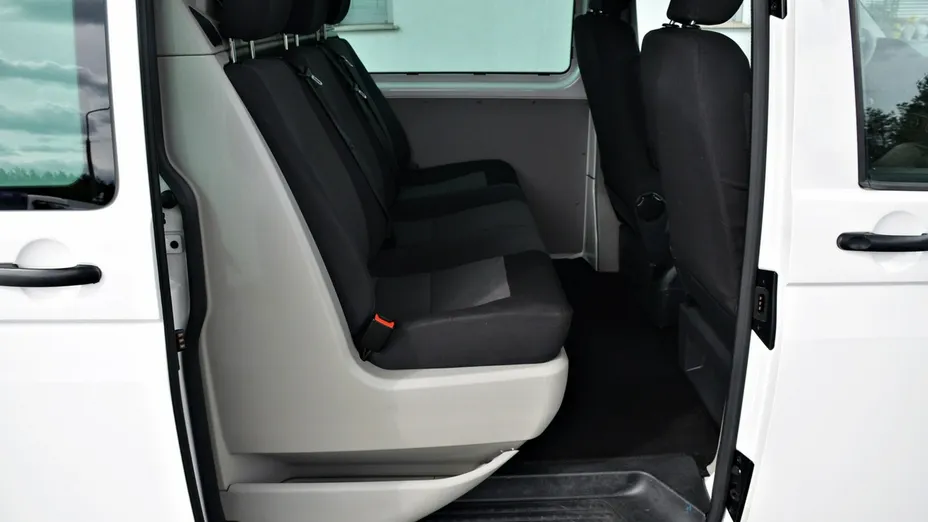 VOLKSWAGEN Transporter -
