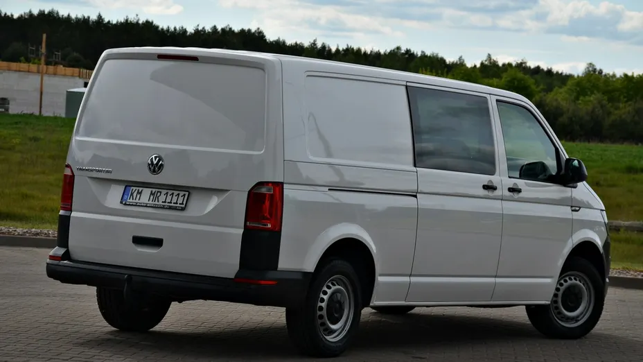 VOLKSWAGEN Transporter -