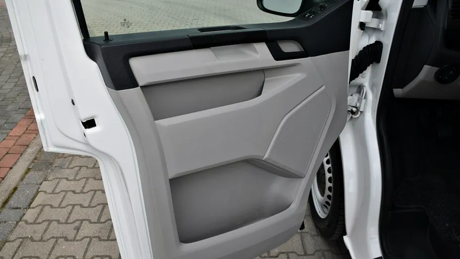 VOLKSWAGEN Transporter -