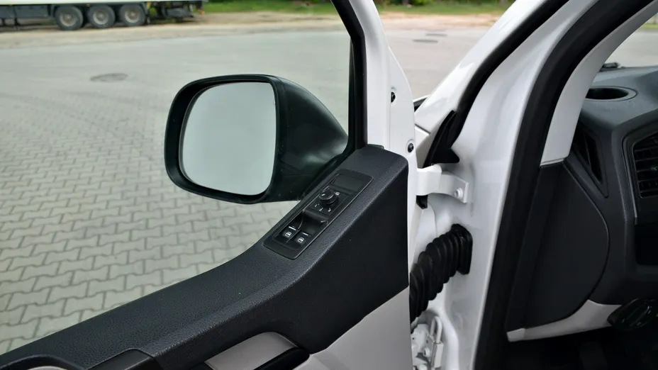 VOLKSWAGEN Transporter -